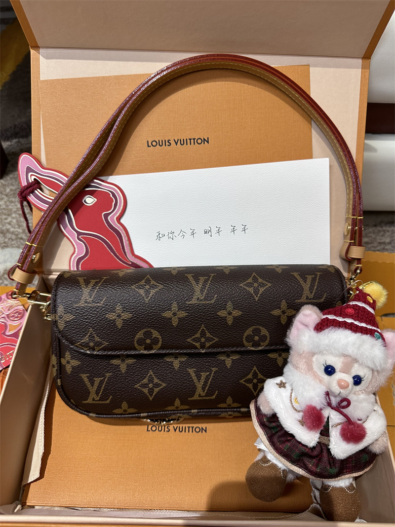 LOUIS VUITTON M81911 IVY WOC