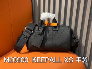 原单一比一LV手袋M20900黑色全皮（对版哑光皮）枕头包系列 KEEPALL XS 手袋 Keepall XS 手袋